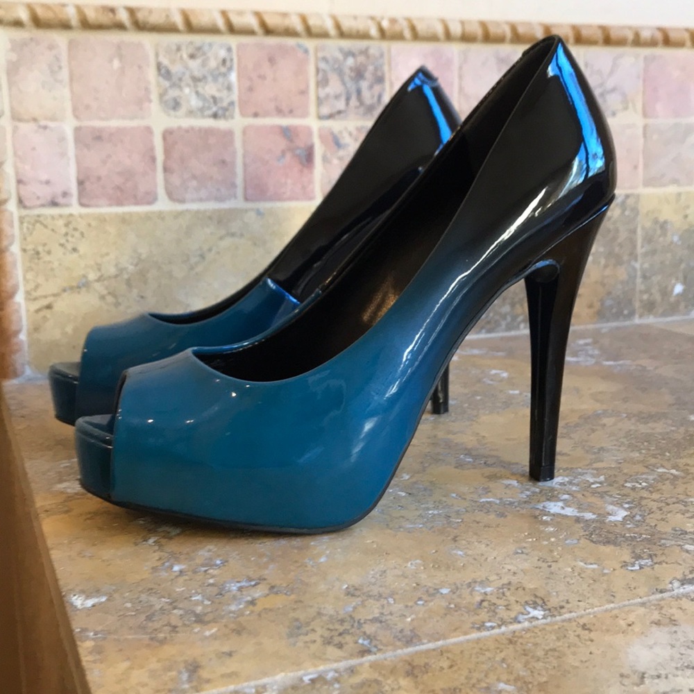 Guess brand hombre style high heels size 6.5.